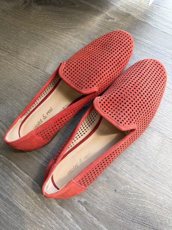 Violet & Red Shoes - Violet & Red Salem Perforated Suede Loafer Flat-size 8M